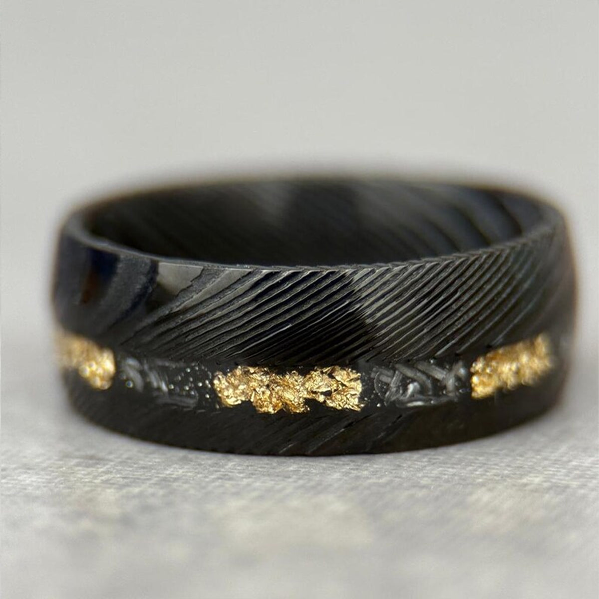 8mm black Damascus steel ring set with gold foil and meteorite men's wedding Bands engagement ring